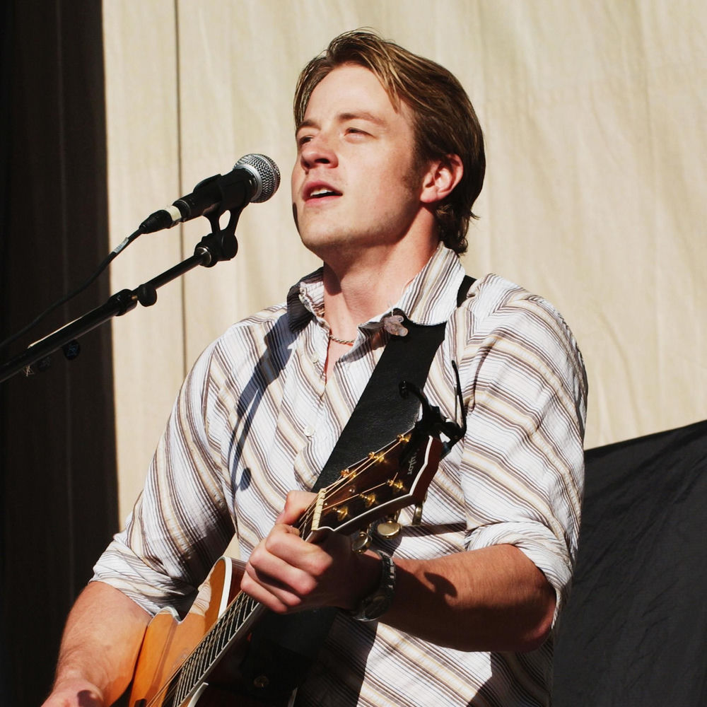 Aaron Lines