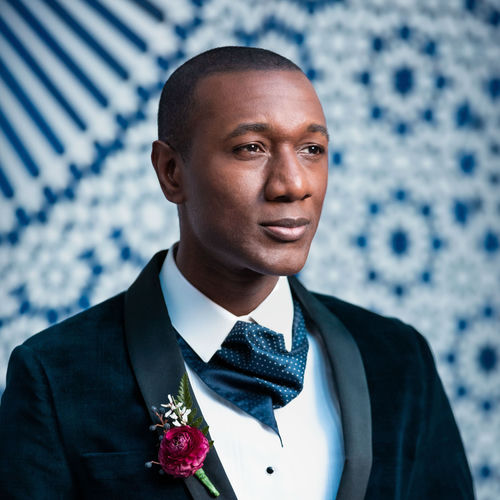 Aloe Blacc.