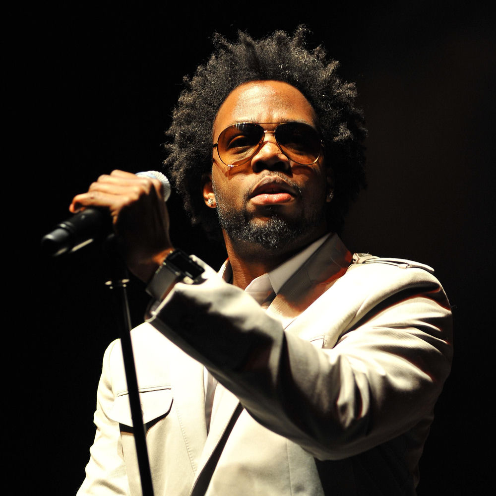 Dwele