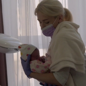 Couples looking for surrogates still going to Ukraine