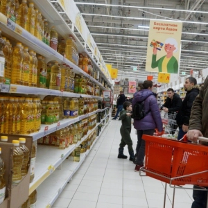 Санкции, налеты, топливный кризис: российская экономика под ударом