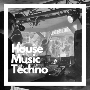 Sebastiaan Hooft plays techno at The Weekender Festival | 20 June 2020