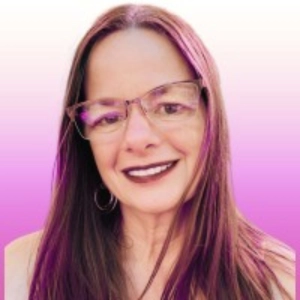 Choosing to Overcome PTSD and Chronic Pain with A Smile with Lynn “Elikqitie” Smargis