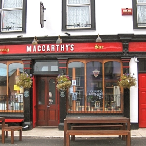 Celtic Roots Radio 43 – 'Give us a wee bit av a song there!'