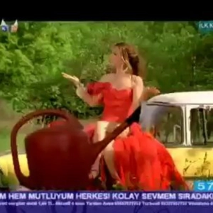 Demet Akalin - Evli Mutlu Cocuklu [2010]