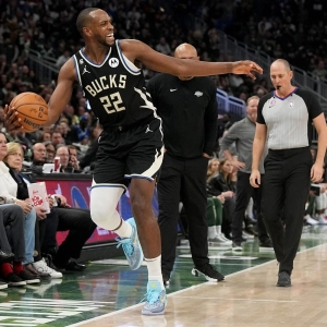 Khris Middleton is back and Bucks have an entertaining loss to Lakers (12.05.2022)