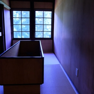 163: Would you spend the night in a coffin … for art?