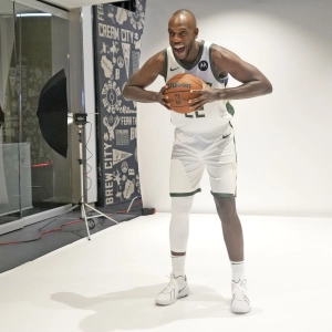 Khris Middleton's injury status and previewing the 2024-25 season (10.22.2024)
