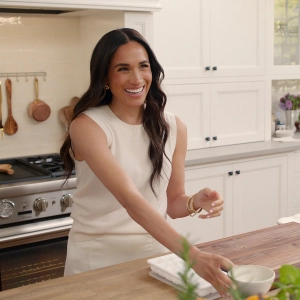 569: Should You Sign On To With Love, Meghan?