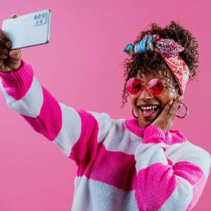 Pop culture literacies: Engaging students in critical analysis