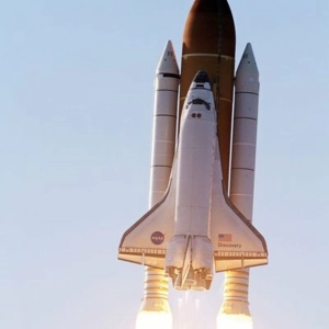 STS Discovery:The Final Reach For The Stars