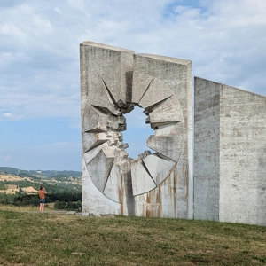 #92 Spomeniks - Jugoslawiens monumentale Erinnerungskultur
