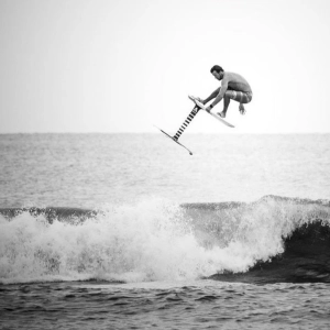 Austin Tovey - King of Strapped Surf Airs