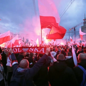 How to Study the Rise of the Far Right?