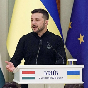Зеленский пытается сменить власть в Венгрии