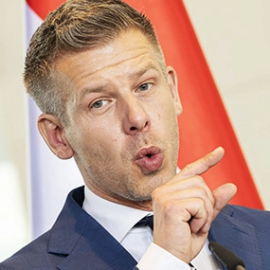 Лидера Венгрии лишили иммунитета: украл телефон