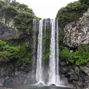 Visiting Sojeongbang waterfall, Jeju, South Korea