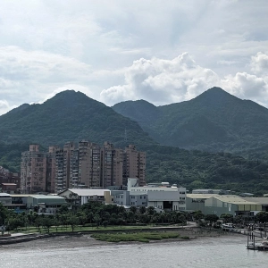 Approaching Yinghanling in insane heat