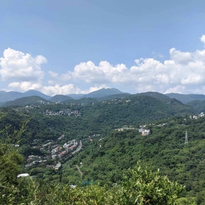Hiking in extreme heat in Taipei