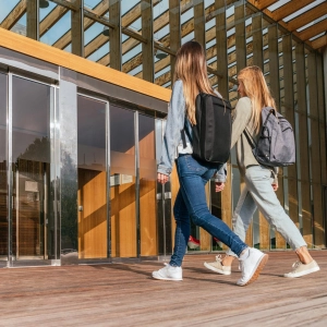 Digital Signage w szkołach i na uczelniach nowoczesna komunikacja dla studentów