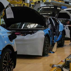 How China's superfast charging cars are leaving American EVs in the dust