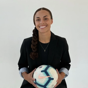 From the Pitch to the Boardroom - Chelsee Washington - The Women's Soccer Business Podcast