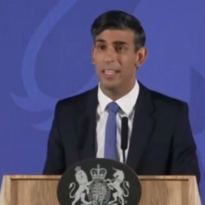 Can Rishi Sunak save himself by doing a Jeremy Corbyn?