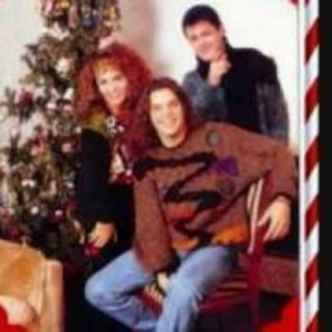 Pedro Fernandez Ricky Martín y Tatiana-Amigos Del Mundo (Happy Christmas)