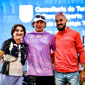 TRAIL MENORCA CDC 2025: ENTREVISTA ELITES 185K. Pablo Ibáñez, Claire Branwath y Juanma Jimenez.