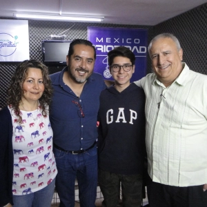 180 Apoyando a las familias en superación académica, Victor Salas Velázquez