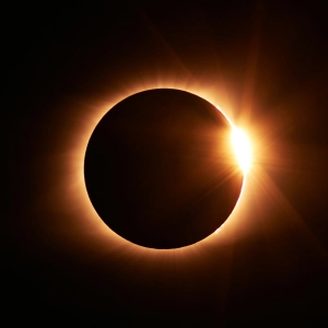 Beli Casillas - En Tu Medio - Especial Eclipse (07.08.2026)