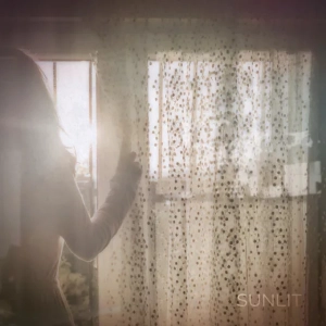 Sunlit y su atmosférico debut de dreampop. - Episodio exclusivo para mecenas