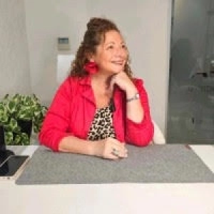 Andrea Brizuella Asesora en planificación financiera @rosca_casta