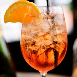 Aperol Spritz y Martini, reyes del aperitivo italiano