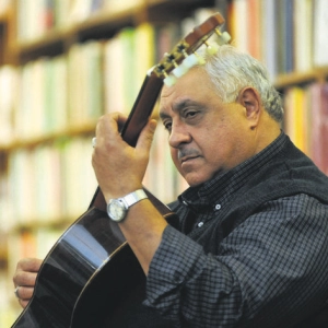 Juli Cobelli - Guitarrista virtuoso de Uruguay