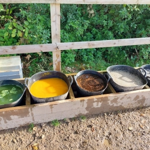 EP 129: Herbs and Tracks and Roundabouts at the Cornish Ranch Track Livery