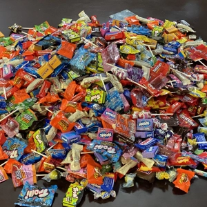 "The Dubs" Disney & Travel Podcast #478 - Halloween Disney attraction overlays and the attraction/candy mashup