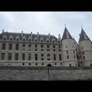 My Parisian Apartment Experience - Living like a local sometimes isn't that fun...
