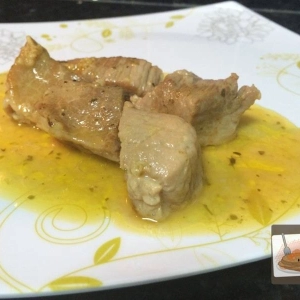 Cerdo al ajillo.