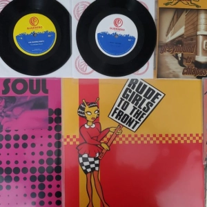 100% Ska Podcast S06E04 – 2022 Catch-Up, 2023 New Releases, and 90s 7″ Fun